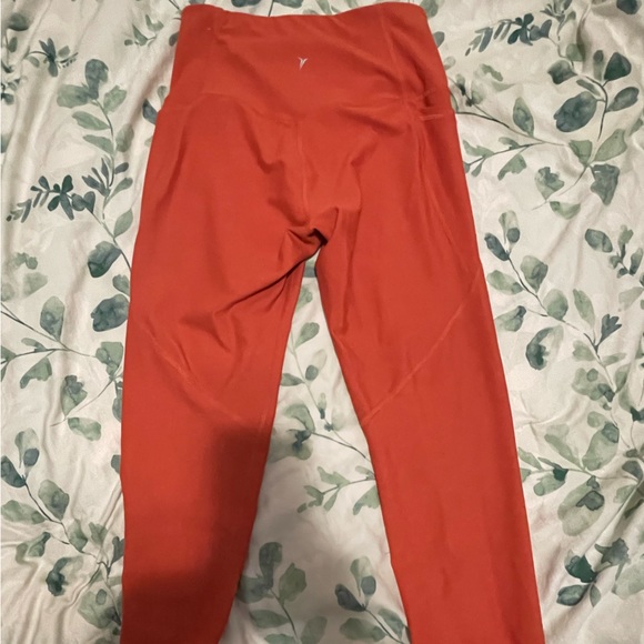 Old Navy Women’s Coral Leggings. Excellent used condition - Picture 2 of 3